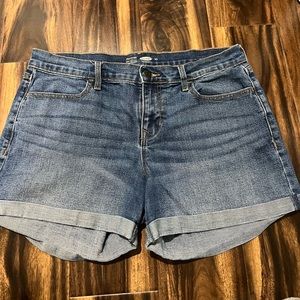 Old navy semi fitted shorts size 10